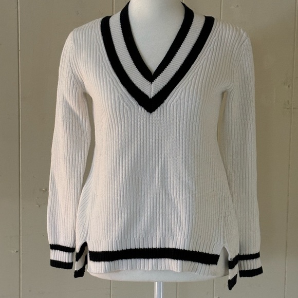 MICHAEL Michael Kors Sweaters - Michael Kors XXS White V Neck Sweater w/black trim